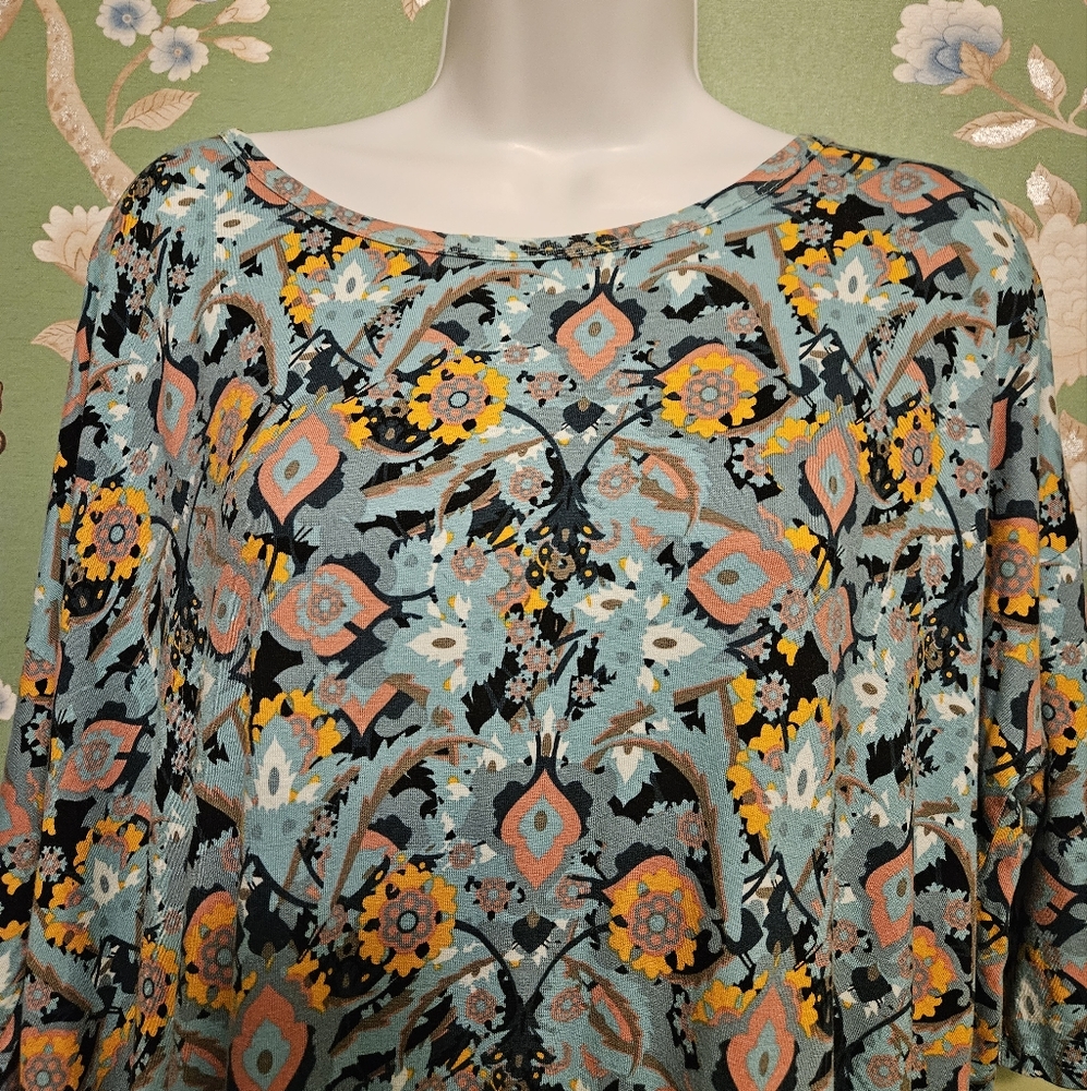 Lularoe Irma Mixed Print Oversized Size XS